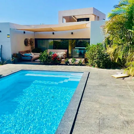Golden Wave Villa *