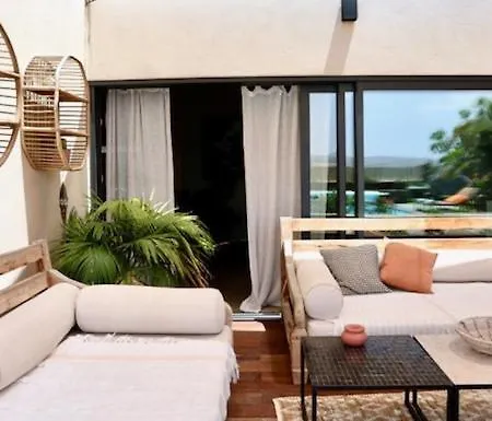 Villa Golden Wave